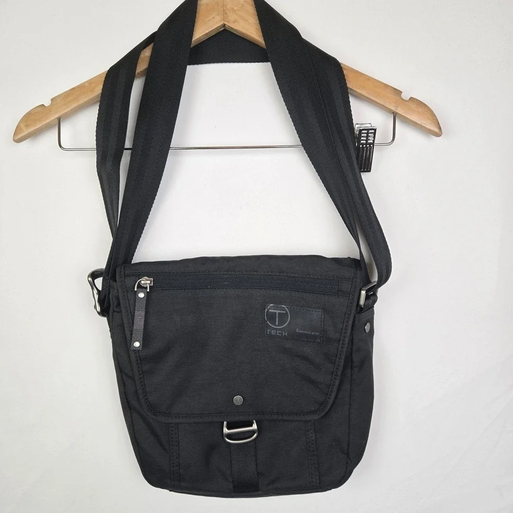 Tumi T-Tech Essential Gear Crossbody Strap Bag In Black Unisex Travel